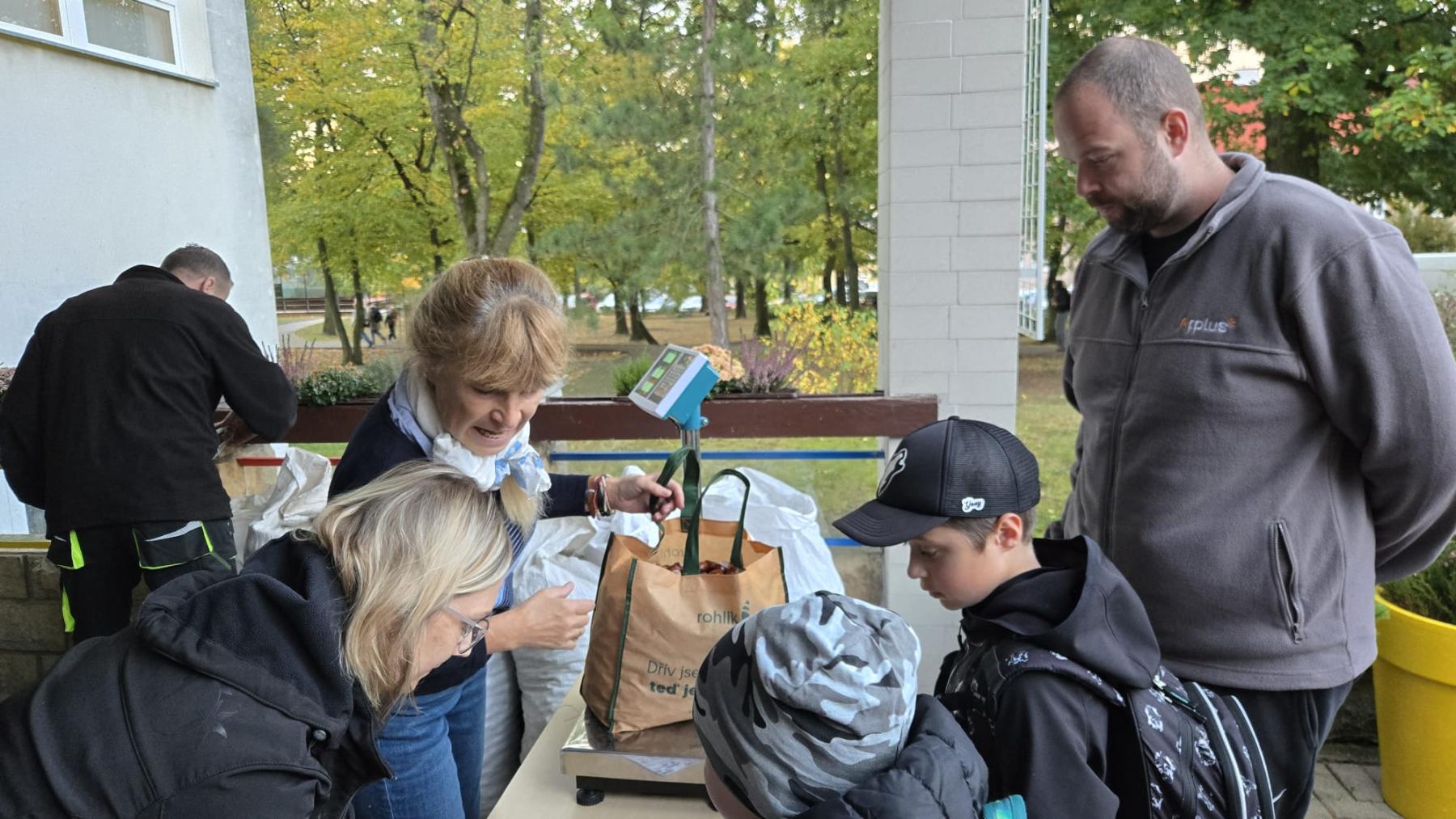 SBĚR KAŠTANŮ A SBÍRKA PRO ZÁCHRANNOU STANICI FALCO